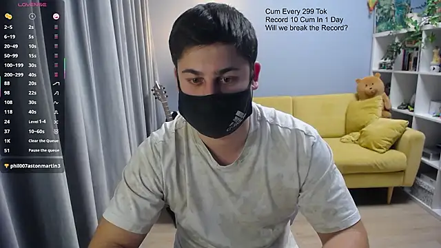 Snapshot of Tomguys chatting on March 13, 8:37 pm Tomguys online show from March 13, 8:37 pm