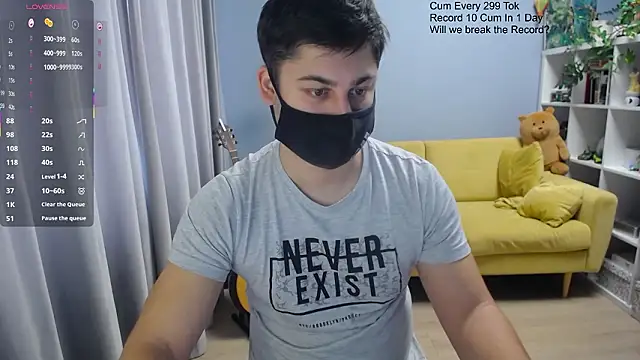 Snapshot of Tomguys chatting on March 16, 8:18 am Tomguys online show from March 16, 8:18 am