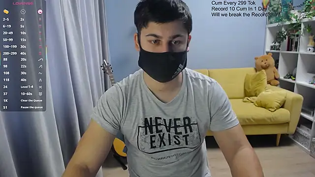 Snapshot of Tomguys chatting on March 17, 8:28 am Tomguys online show from March 17, 8:28 am