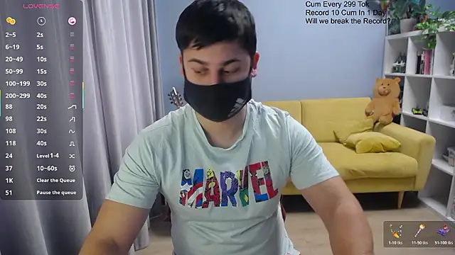 Snapshot of Tomguys chatting on March 21, 8:19 am Tomguys online show from March 21, 8:19 am