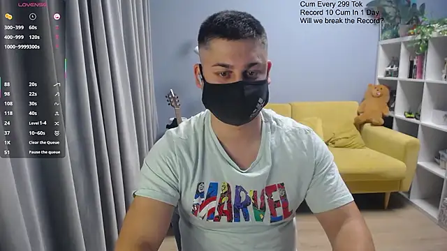 Snapshot of Tomguys chatting on March 23, 7:51 pm Tomguys online show from March 23, 7:51 pm