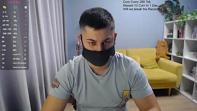 Snapshot of Tomguys chatting on March 27, 10:48 am Tomguys online show from March 27, 10:48 am