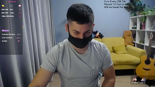 Snapshot of Tomguys chatting on April 1, 7:20 am Tomguys online show from April 1, 7:20 am