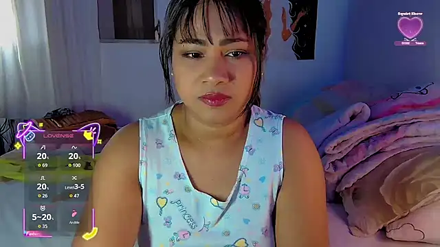 Snapshot of kiarybell__ chatting on May 27, 7:55 pm kiarybell online show from May 27, 7:55 pm