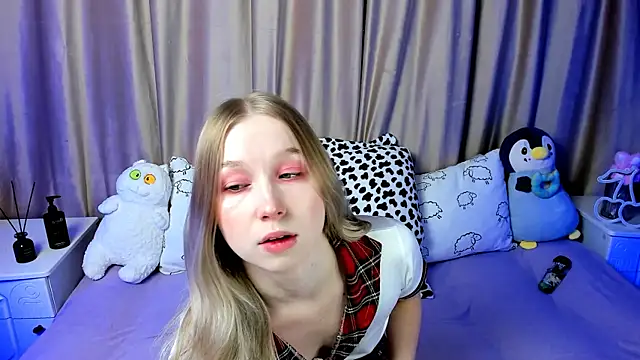 Snapshot of LilyStarlight chatting on December 19, 3:18 am LilyStarlight online show from December 19, 3:18 am