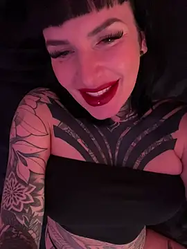 Snapshot of InkedBiitch chatting on December 13, 7:10 pm InkedBiitch online show from December 13, 7:10 pm