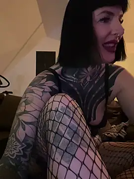 Snapshot of InkedBiitch chatting on March 9, 5:49 pm InkedBiitch online show from March 9, 5:49 pm