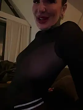 Snapshot of InkedBiitch chatting on March 17, 7:37 pm InkedBiitch online show from March 17, 7:37 pm