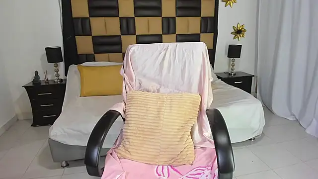 BarbieKano online show from November 13, 11:25 pm