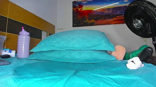 Snapshot of _ebony-queen_ chatting on March 5, 6:12 pm ebony-queen online show from March 5, 6:12 pm