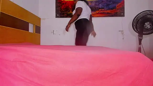 Snapshot of _ebony-queen_ chatting on March 6, 12:09 pm ebony-queen online show from March 6, 12:09 pm