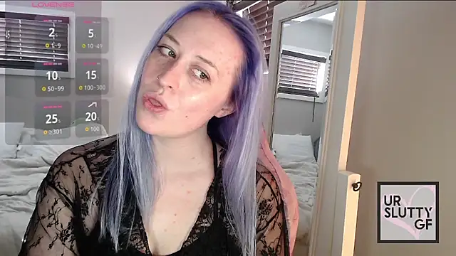 Snapshot of ursluttygf chatting on February 24, 4:38 pm ursluttygf online show from February 24, 4:38 pm