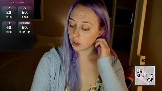 Snapshot of ursluttygf chatting on March 5, 3:52 pm ursluttygf online show from March 5, 3:52 pm
