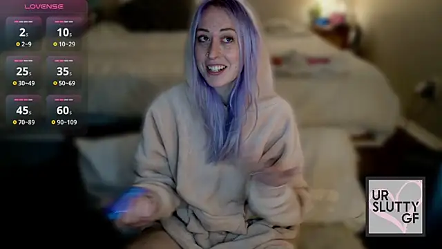 Snapshot of ursluttygf chatting on March 24, 3:17 pm ursluttygf online show from March 24, 3:17 pm