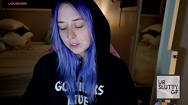 Snapshot of ursluttygf chatting on April 10, 1:22 am ursluttygf online show from April 10, 1:22 am