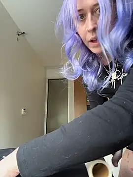 Snapshot of ursluttygf chatting on April 10, 10:03 pm ursluttygf online show from April 10, 10:03 pm