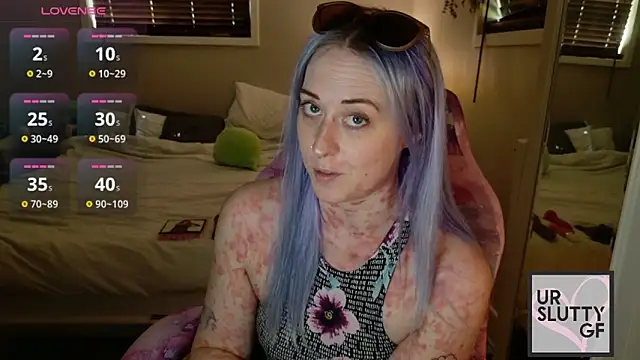 Snapshot of ursluttygf chatting on May 14, 4:03 pm ursluttygf online show from May 14, 4:03 pm