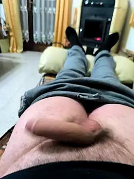 Snapshot of manuel9428 chatting on March 10, 9:53 pm manuel9428 online show from March 10, 9:53 pm