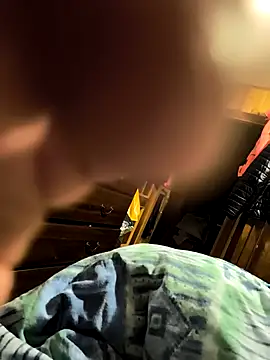 Snapshot of manuel9428 chatting on March 18, 12:36 am manuel9428 online show from March 18, 12:36 am