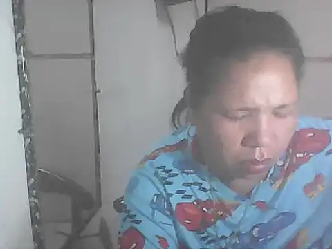 Snapshot of hotwet_mama4uxx chatting on February 9, 10:32 pm hotwet mama4uxx online show from February 9, 10:32 pm