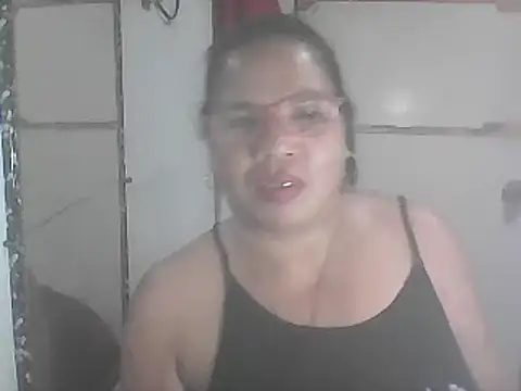 Snapshot of hotwet_mama4uxx chatting on February 11, 4:56 pm hotwet mama4uxx online show from February 11, 4:56 pm