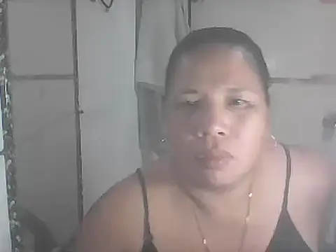 Snapshot of hotwet_mama4uxx chatting on February 20, 9:44 am hotwet mama4uxx online show from February 20, 9:44 am