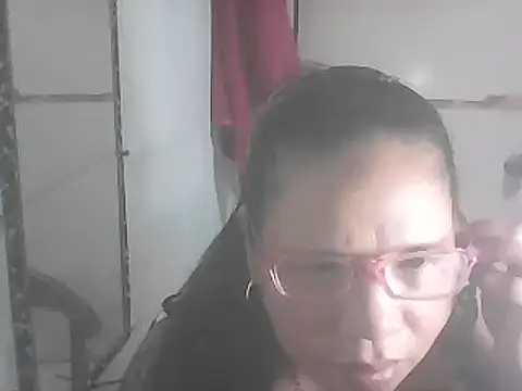 Snapshot of hotwet_mama4uxx chatting on February 23, 12:27 pm hotwet mama4uxx online show from February 23, 12:27 pm