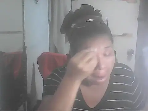 Snapshot of hotwet_mama4uxx chatting on October 12, 11:26 pm hotwet mama4uxx online show from October 12, 11:26 pm