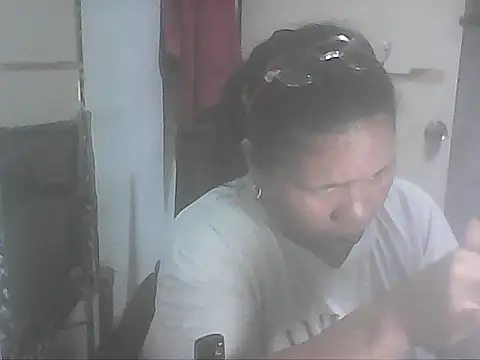 Snapshot of hotwet_mama4uxx chatting on October 19, 12:39 pm hotwet mama4uxx online show from October 19, 12:39 pm