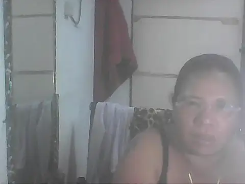 Snapshot of hotwet_mama4uxx chatting on October 20, 9:54 am hotwet mama4uxx online show from October 20, 9:54 am