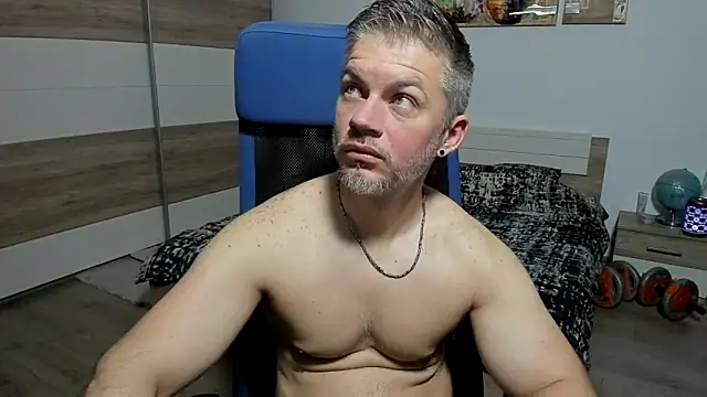 RobbyShawz online show from May 18, 4:40 am