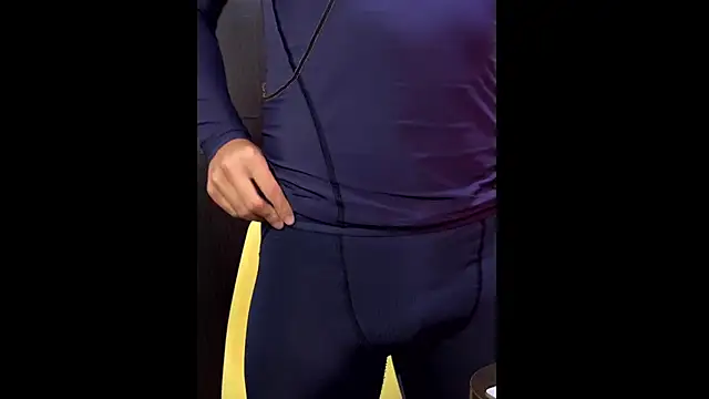 Snapshot of asiahot_liam chatting on January 29, 11:41 am asiahot liam online show from January 29, 11:41 am