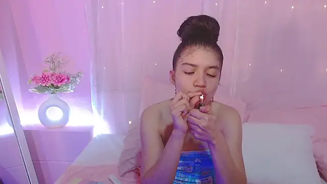 Sweetcristin online show from May 22, 1:35 am