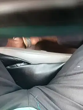 Snapshot of Royalk2030 chatting on March 3, 8:20 am Royalk2030 online show from March 3, 8:20 am