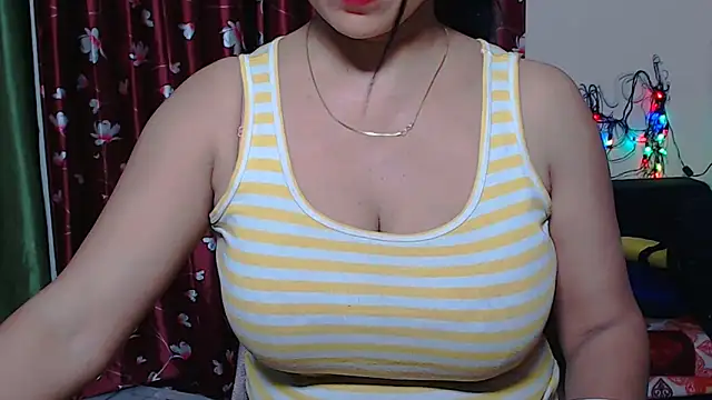 Snapshot of Naiaa-mylove chatting on March 31, 10:04 am Naiaa-mylove online show from March 31, 10:04 am