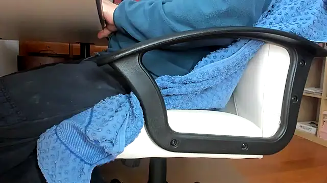 leccaleccafiga online show from December 13, 7:53 pm