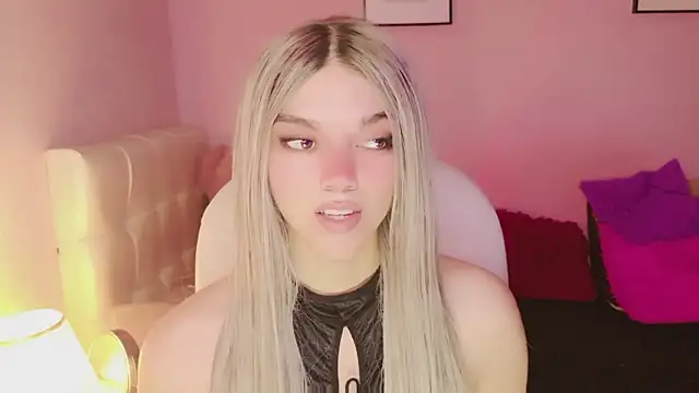 Snapshot of EvaEvangeline chatting on March 13, 7:04 am EvaEvangeline online show from March 13, 7:04 am