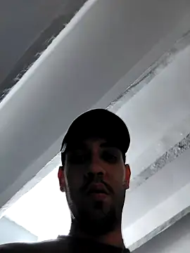 Snapshot of guyrick22 chatting on October 6, 9:56 pm guyrick22 online show from October 6, 9:56 pm