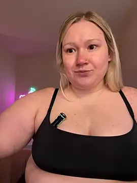 PiggyRose online show from September 20, 10:55 pm