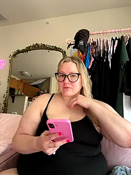 PiggyRose online show from October 19, 6:08 pm