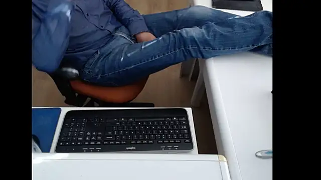 Snapshot of dutchpornking chatting on October 1, 12:00 pm dutchpornking online show from October 1, 12:00 pm