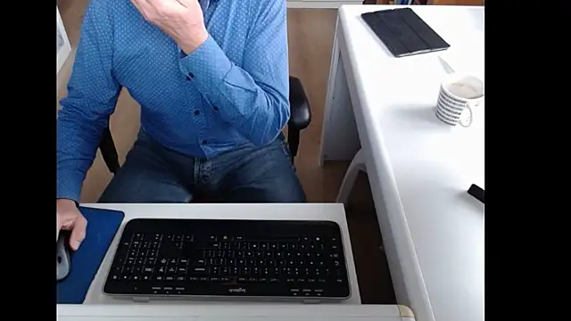 Snapshot of dutchpornking chatting on October 13, 8:03 am dutchpornking online show from October 13, 8:03 am