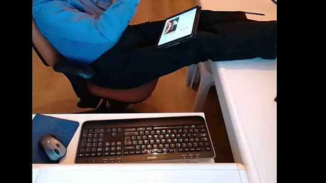 Snapshot of dutchpornking chatting on November 10, 7:46 pm dutchpornking online show from November 10, 7:46 pm