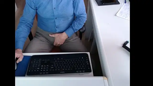 Snapshot of dutchpornking chatting on November 15, 8:11 am dutchpornking online show from November 15, 8:11 am