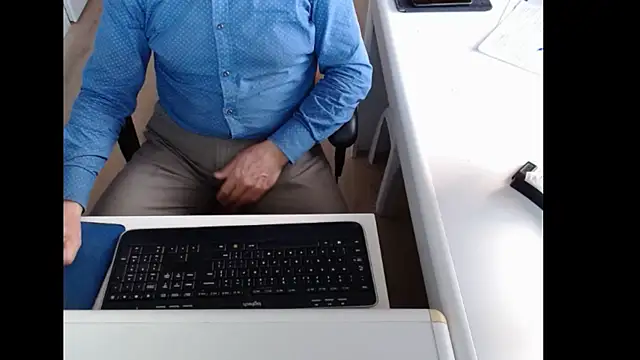 Snapshot of dutchpornking chatting on November 17, 7:47 am dutchpornking online show from November 17, 7:47 am