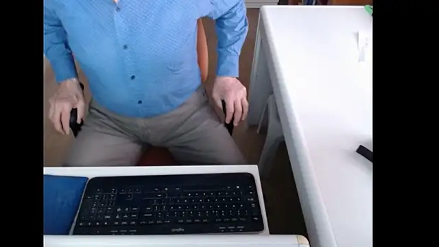 Snapshot of dutchpornking chatting on December 17, 9:04 am dutchpornking online show from December 17, 9:04 am