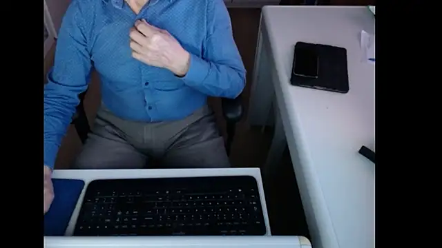 Snapshot of dutchpornking chatting on December 18, 7:36 am dutchpornking online show from December 18, 7:36 am