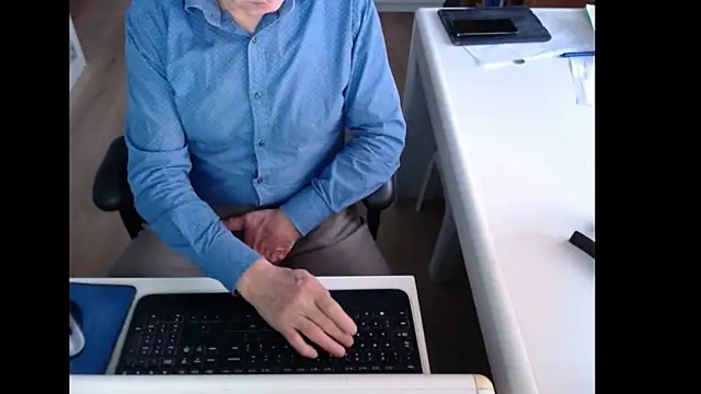 Snapshot of dutchpornking chatting on December 20, 7:59 am dutchpornking online show from December 20, 7:59 am