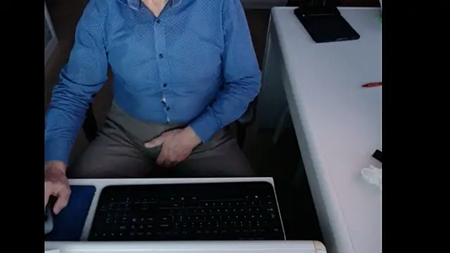 Snapshot of dutchpornking chatting on December 23, 7:50 am dutchpornking online show from December 23, 7:50 am