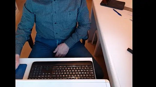 Snapshot of dutchpornking chatting on January 8, 7:10 am dutchpornking online show from January 8, 7:10 am